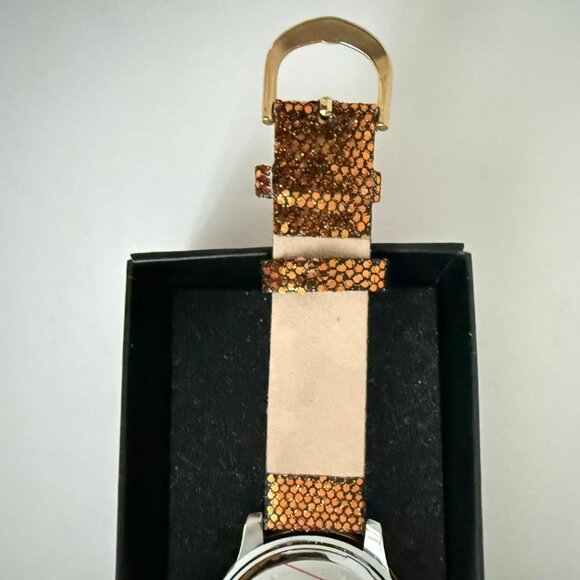 NWT - Disney Winnie The Pooh Adult Casual Sport Analog Quartz Watch - Picture 6 of 16